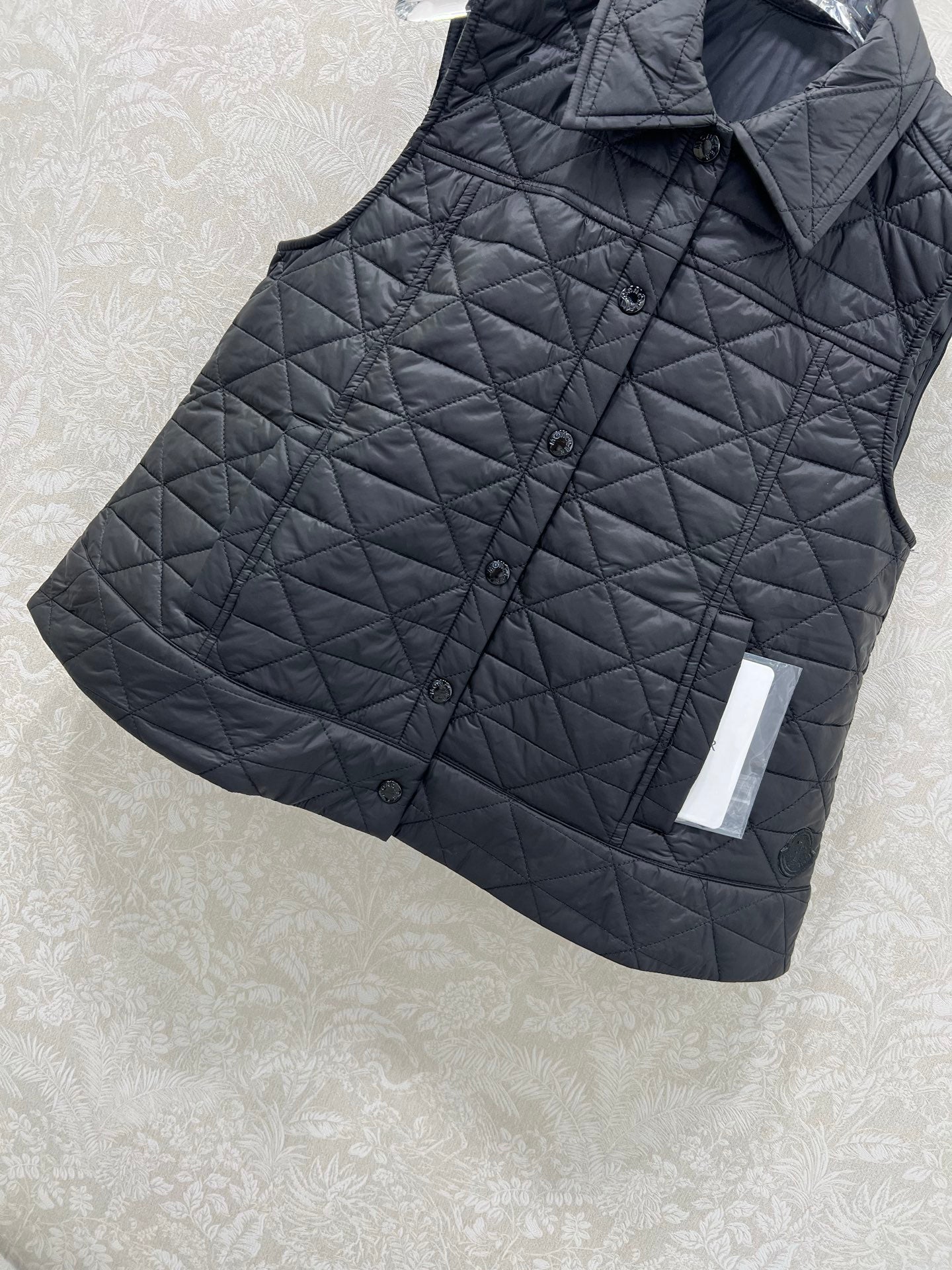 MONCLER 25S DOWN VEST IN BLACK 100