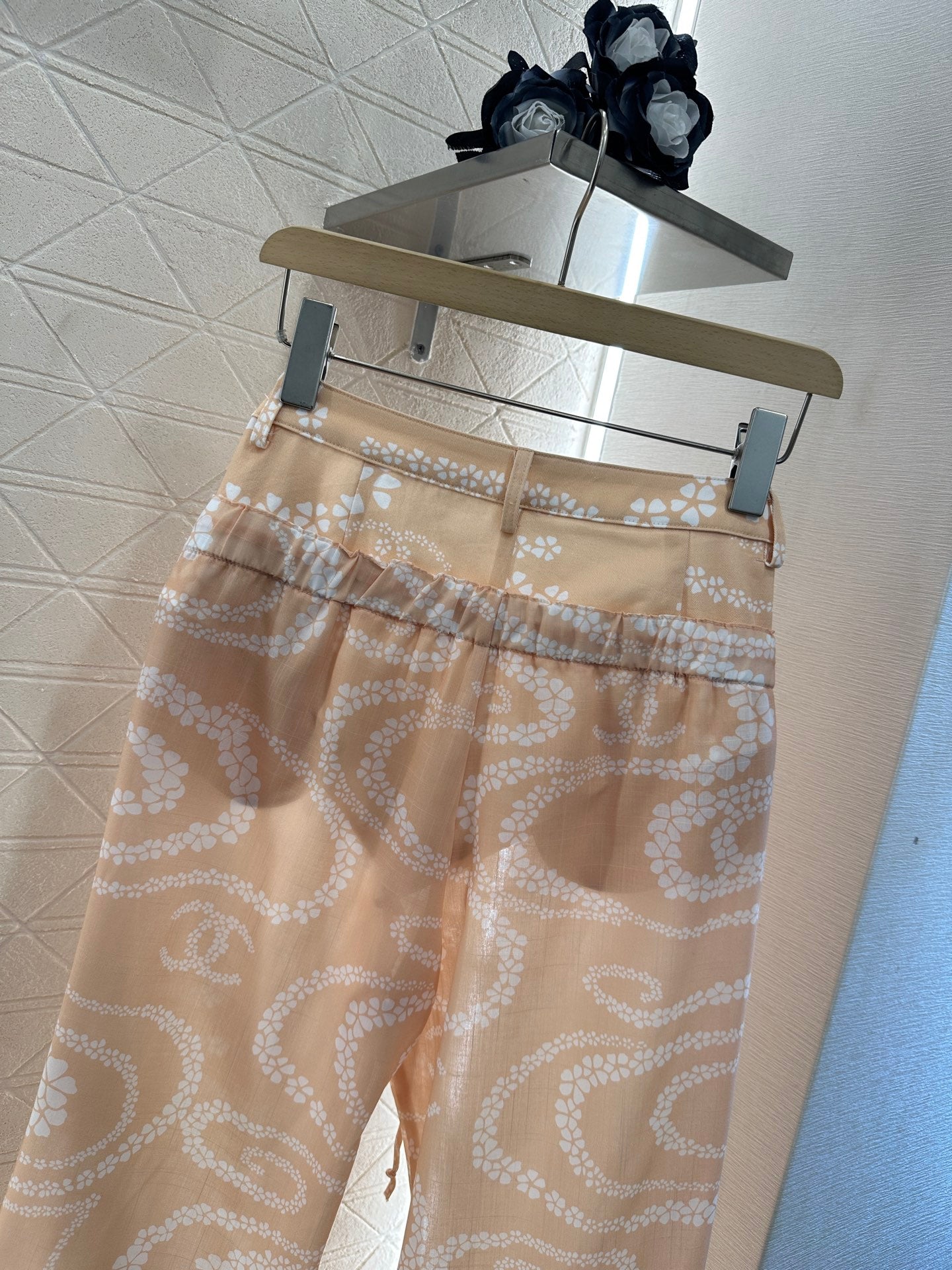 CHANEL BEIGE PRINTED DENIM PANTS