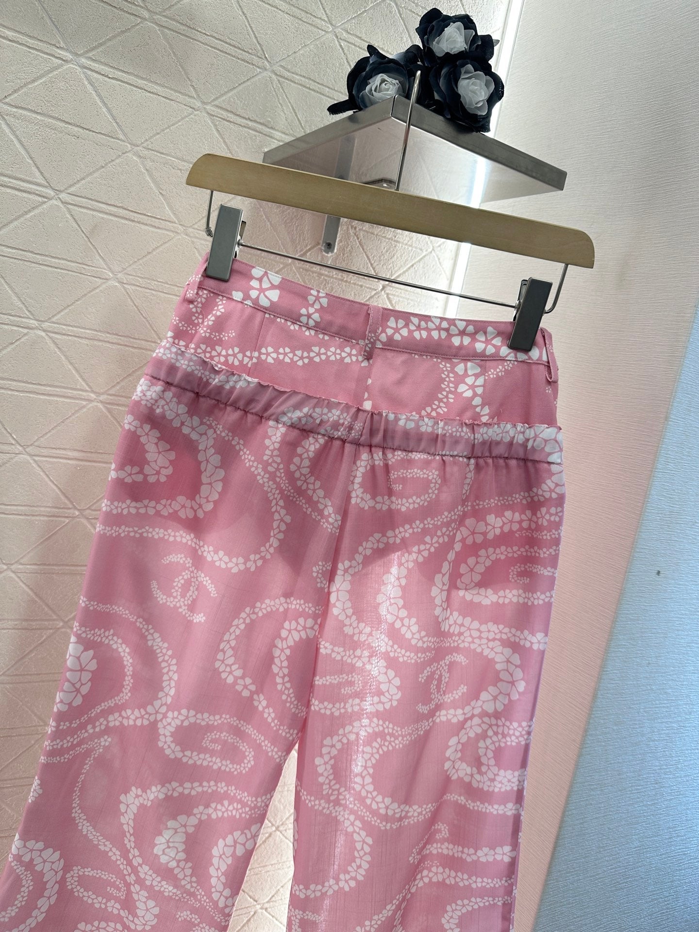 CHANEL PINK PRINTED DENIM PANTS