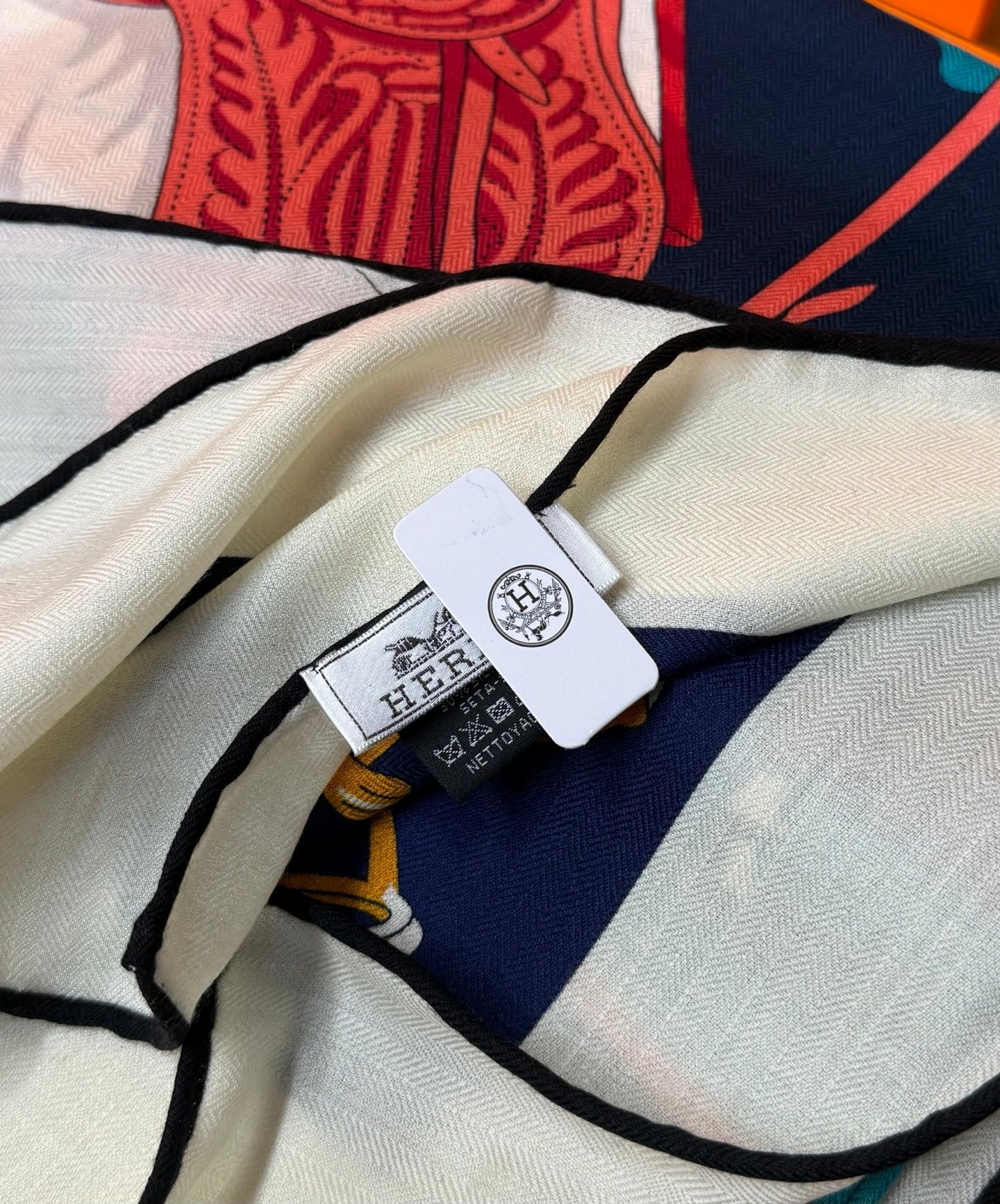 HERMES 26S SCARF 140 IN CASHMERE AND SILK 305964