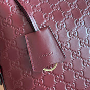 GUCCI 25S EMBLEM MEDIUM SHOULDER BAG 26 IN ROSSO ANCORA RED CALFSKIN