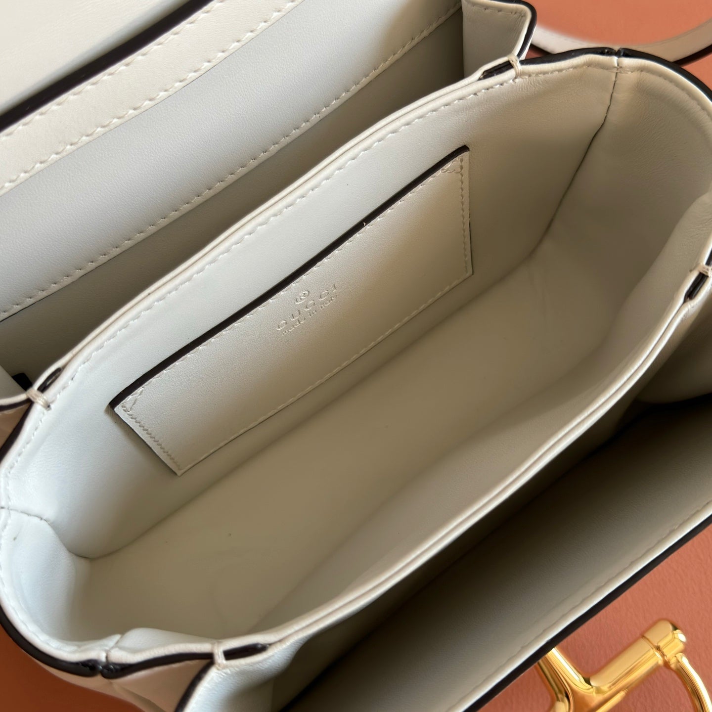 GUCCI 26S SIENA TOP HANDLE BAG 19 IN WHITE CALFSKIN