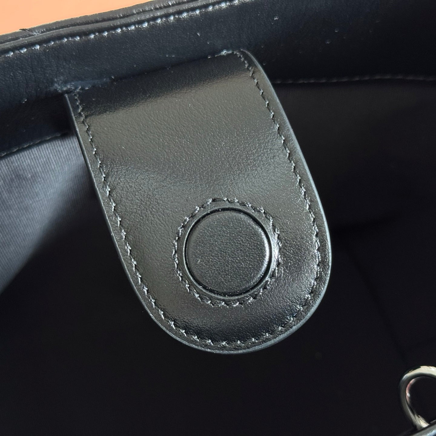 GUCCI 26S GG MARMONT TOTE BAG 17 IN BLACK CALFSKIN