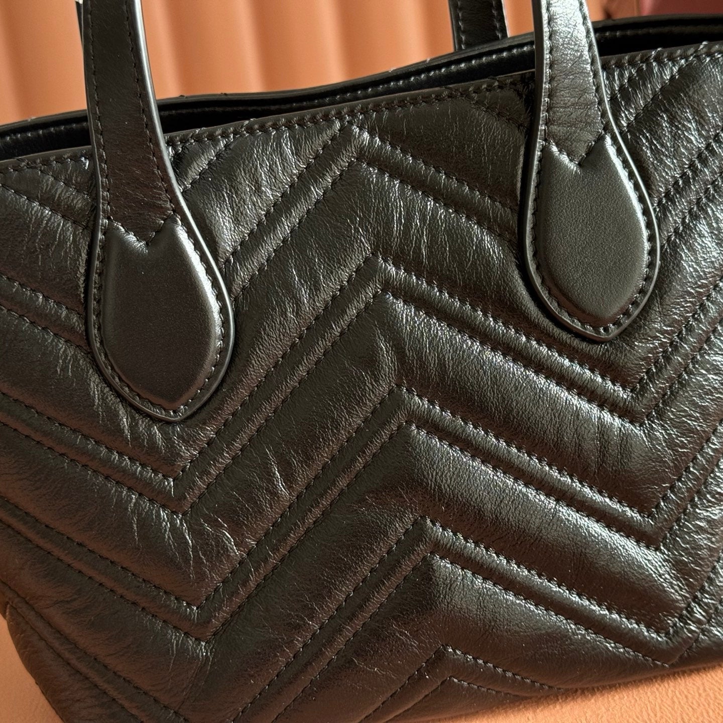 GUCCI 26S GG MARMONT TOTE BAG 17 IN BLACK CALFSKIN