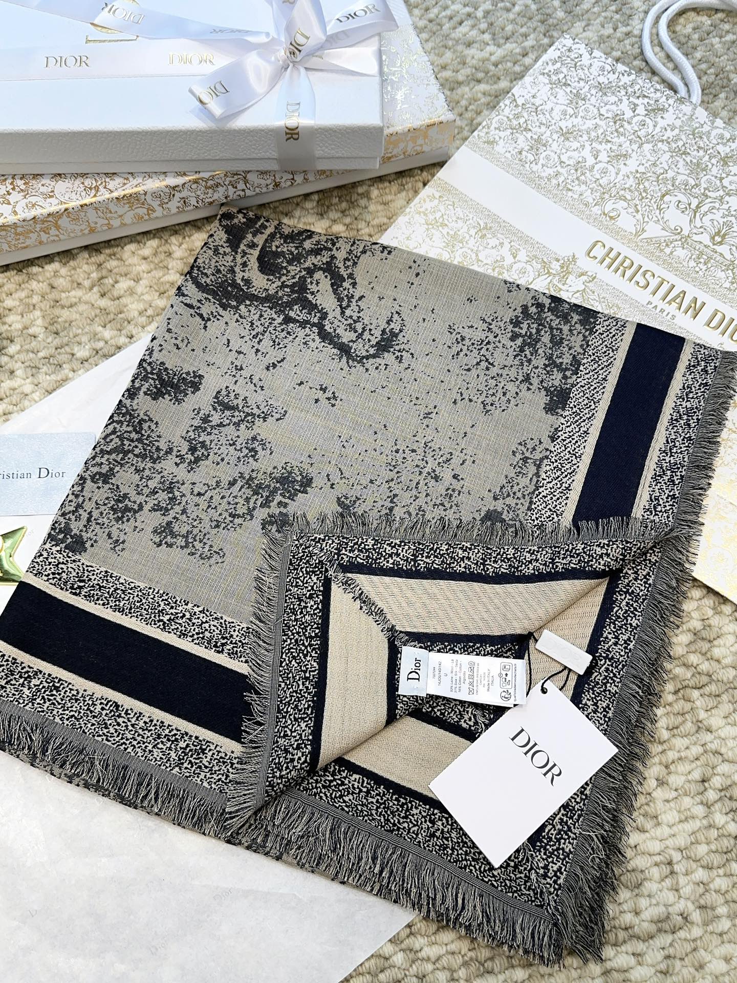 DIOR 26S SCARF 140 IN CASHMERE AND SILK 513542
