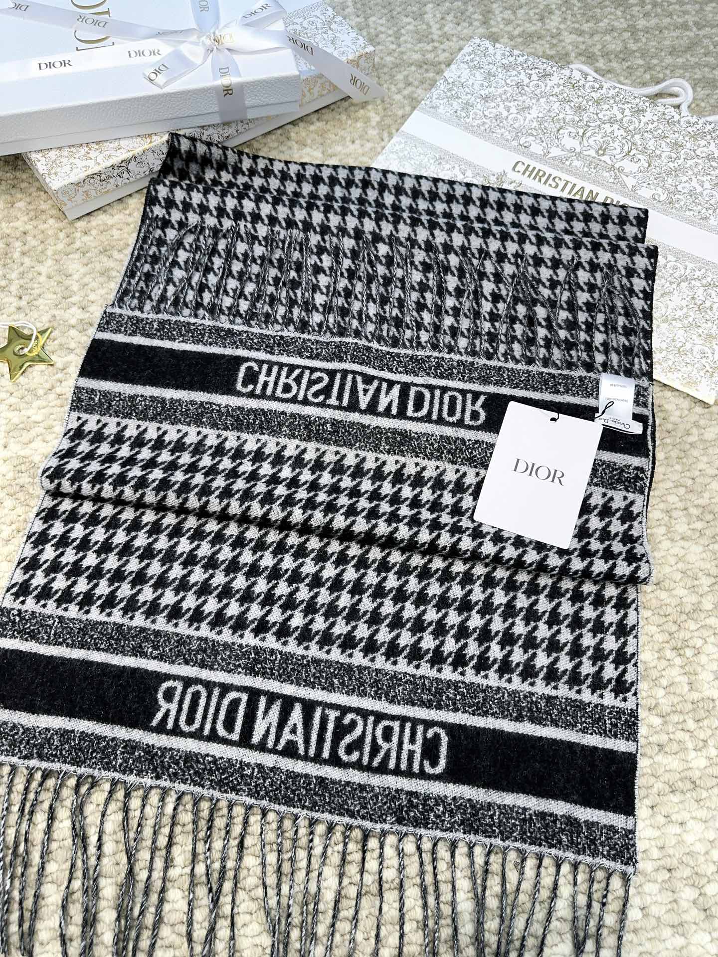 DIOR 26S SCARF 200 IN CASHMERE 429203