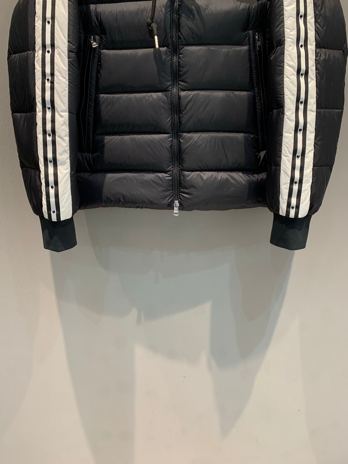 MONCLER 25S DOWN JACKET 371