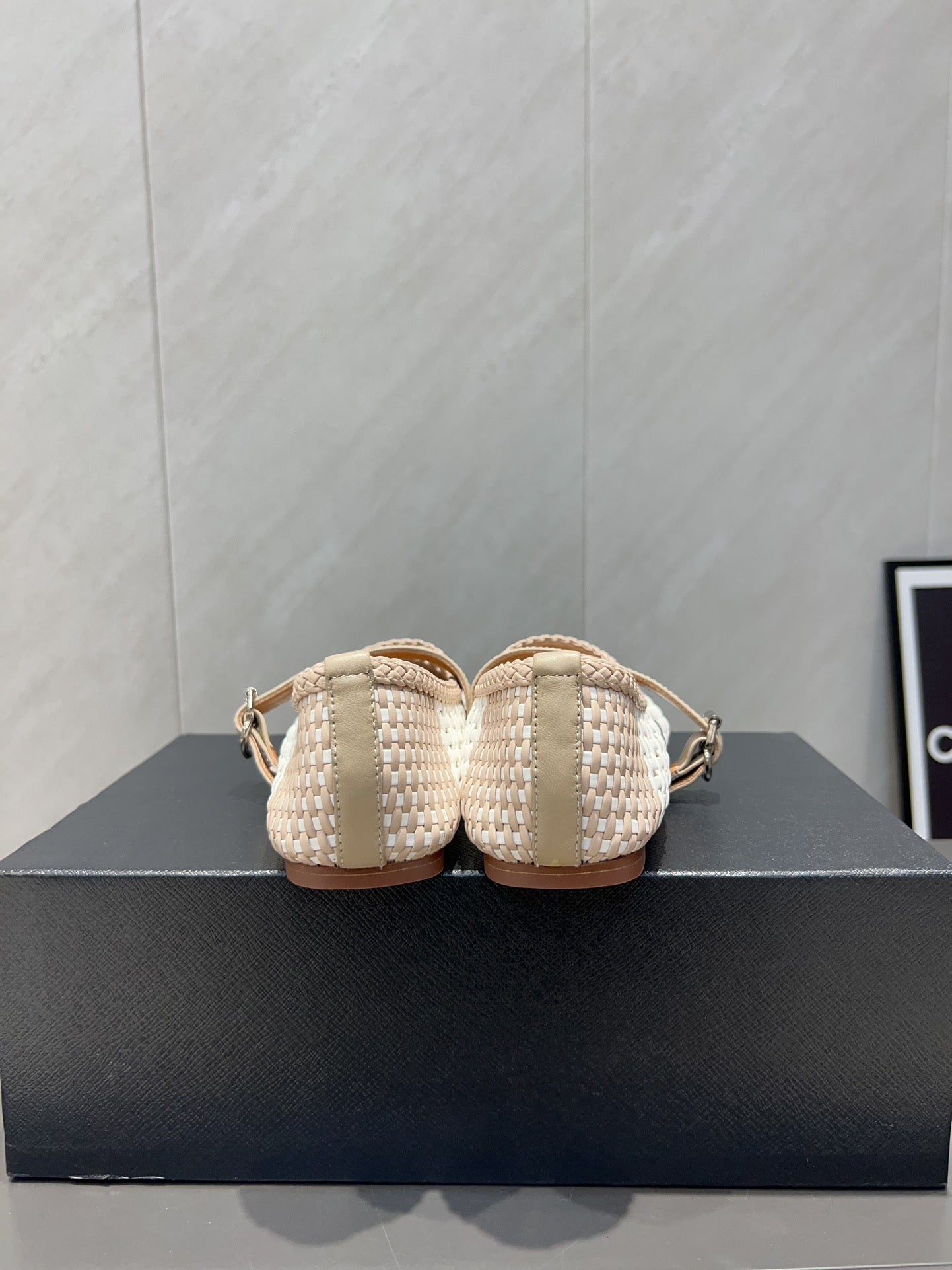 ALAIA MARY JANE FLATS WOVEN PATTERN 25S IN WHITE MIX LIGHT BEIGE CALFSKIN