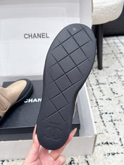CHANEL 26S ZIPPER BOOTS IN BEIGE MIX BLACK FABRIC AND LAMBSKIN