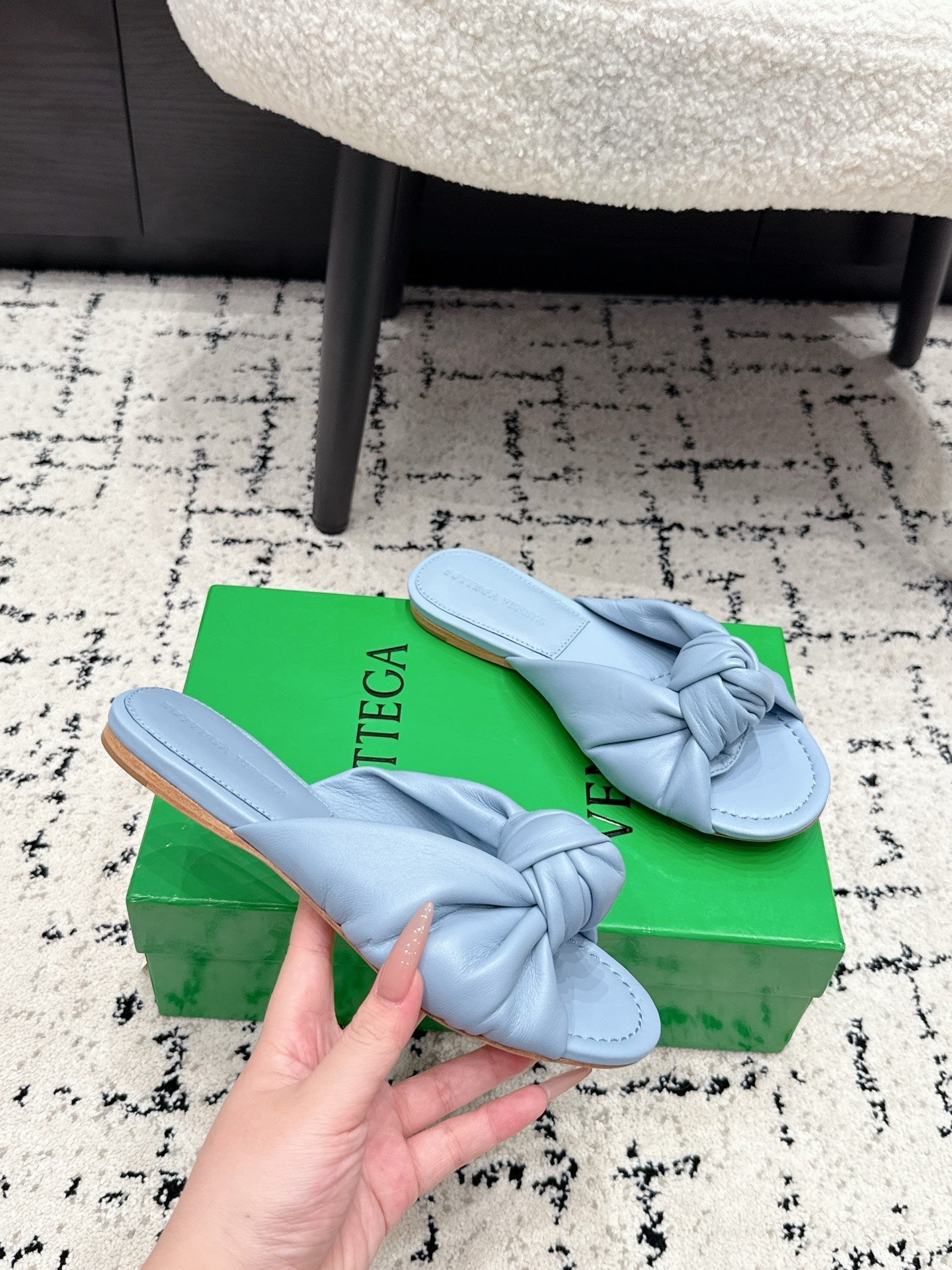 BOTTEGA VENETA 26S TWIST-STRAP SANDALS IN SKY BLUE LAMBSKIN