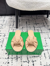 BOTTEGA VENETA 26S TWIST-STRAP SANDALS IN BEIGE LAMBSKIN