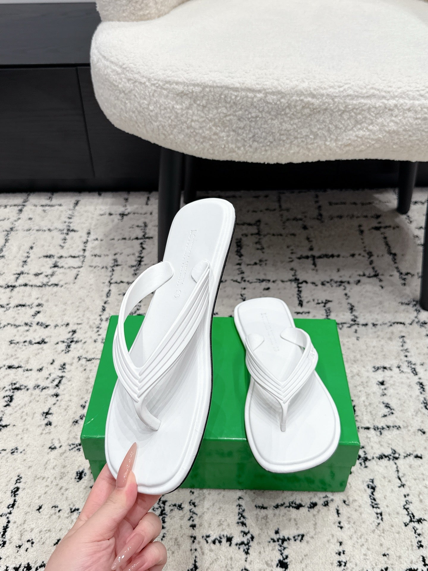 BOTTEGA VENETA 26S THONG SANDALS IN WHITE TPU