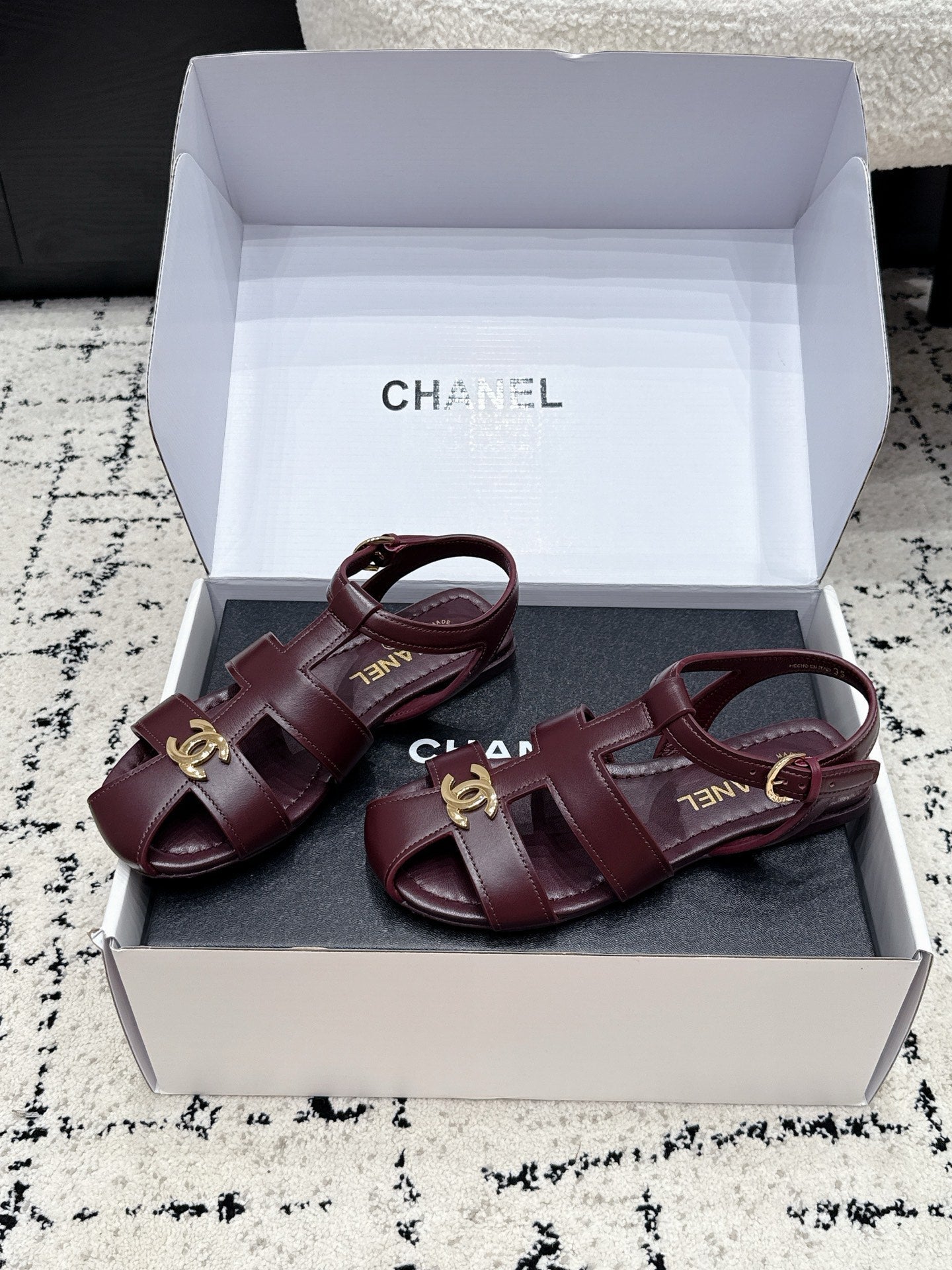 CHANEL 26S SANDALS IN DARK RED CALFSKIN WITH GOLD HARDWARE