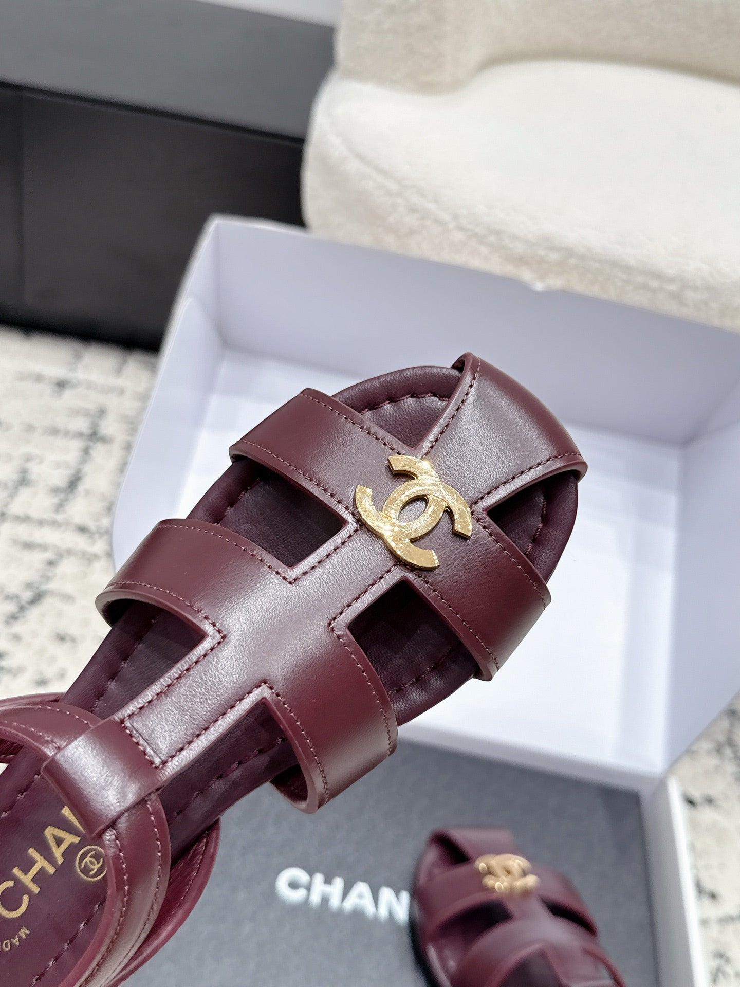 CHANEL 26S SANDALS IN DARK RED CALFSKIN WITH GOLD HARDWARE
