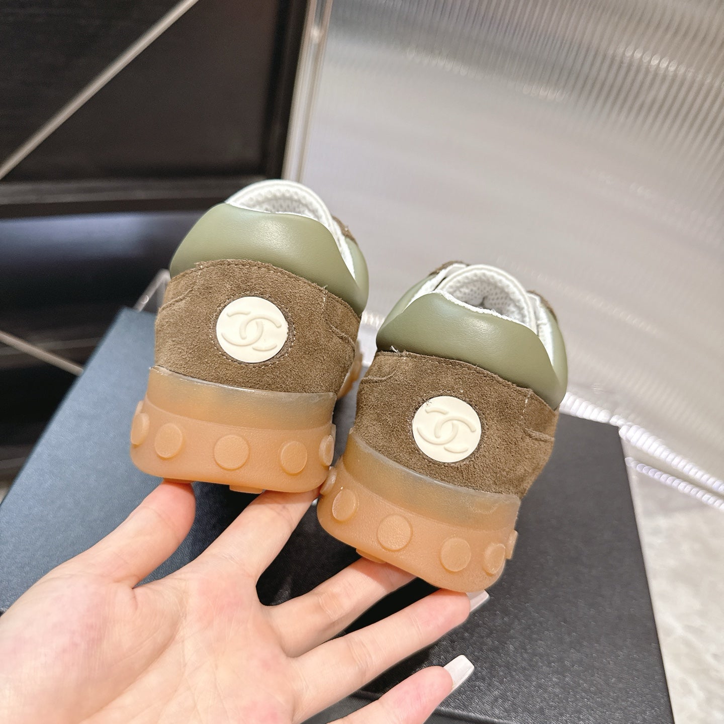 CHANEL 26S LOW TOP SNEAKERS IN BROWN SUEDE AND GREEN FABRIC WITH RUBBER SOLE