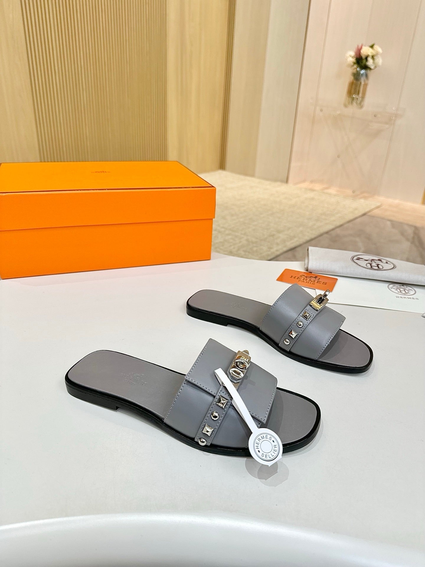 HM 26S GIULIA SANDAL IN GREY CALFSKIN SILVER HARDWARE