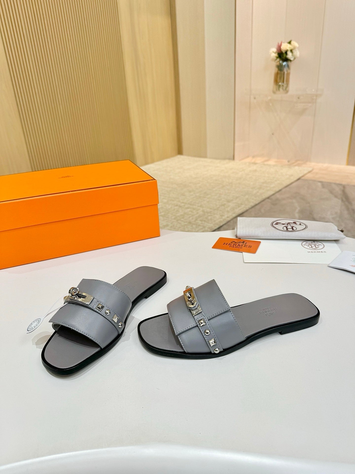 HM 26S GIULIA SANDAL IN GREY CALFSKIN SILVER HARDWARE