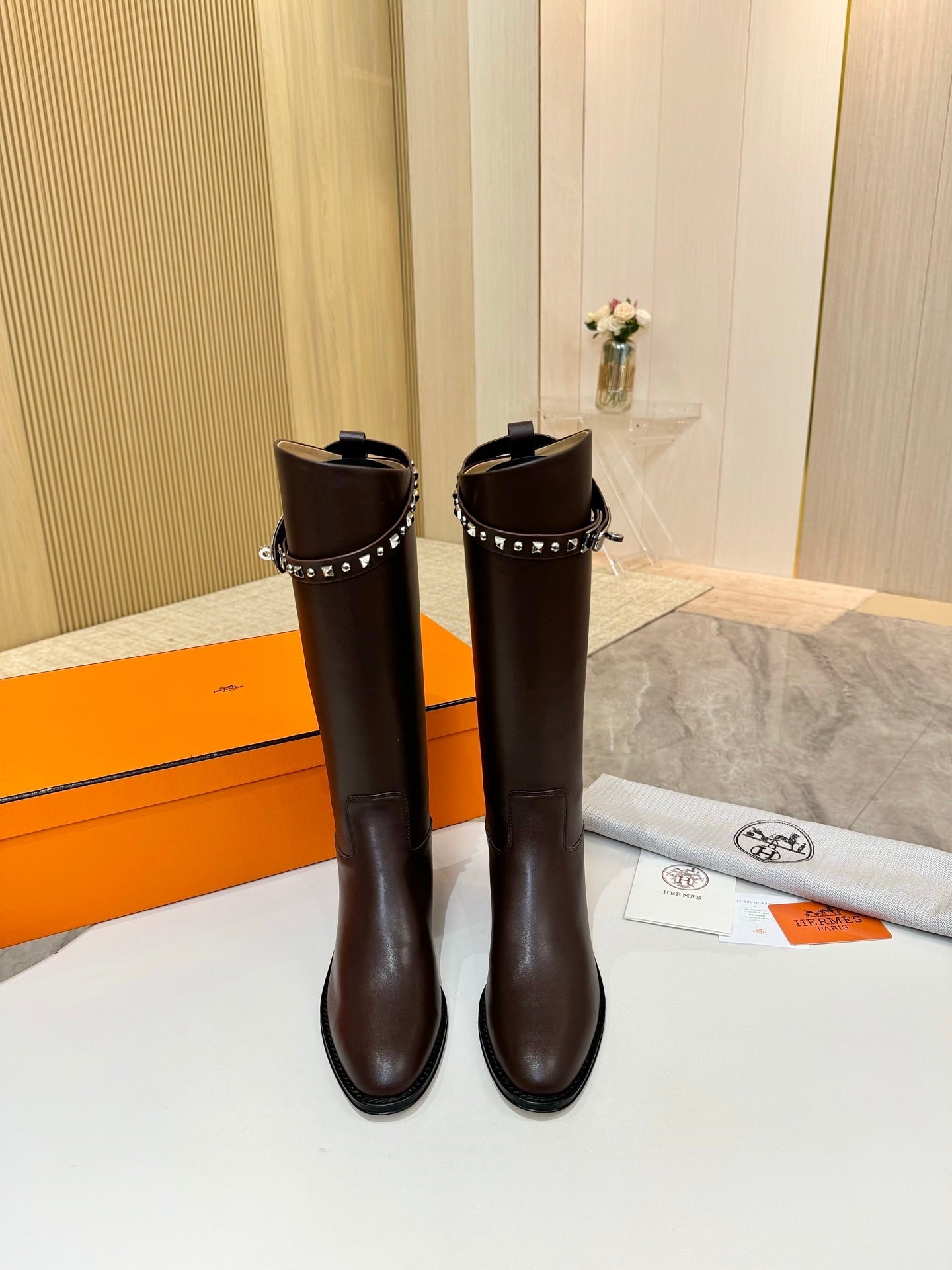 HM 25S KNEE-HIGH FLAT BOOTS IN DARK BROWN LAMBSKIN WITH SILVER HARDWARE