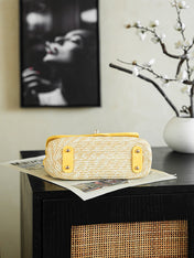CHANEL 26S CLASSIC FLAP MEDIUM 23 IN NATURAL RAFFIA AND YELLOW CALFSKIN GOLD HARDWARE