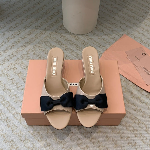Nude Beige Mid - Heels With Black Bow Calfskin