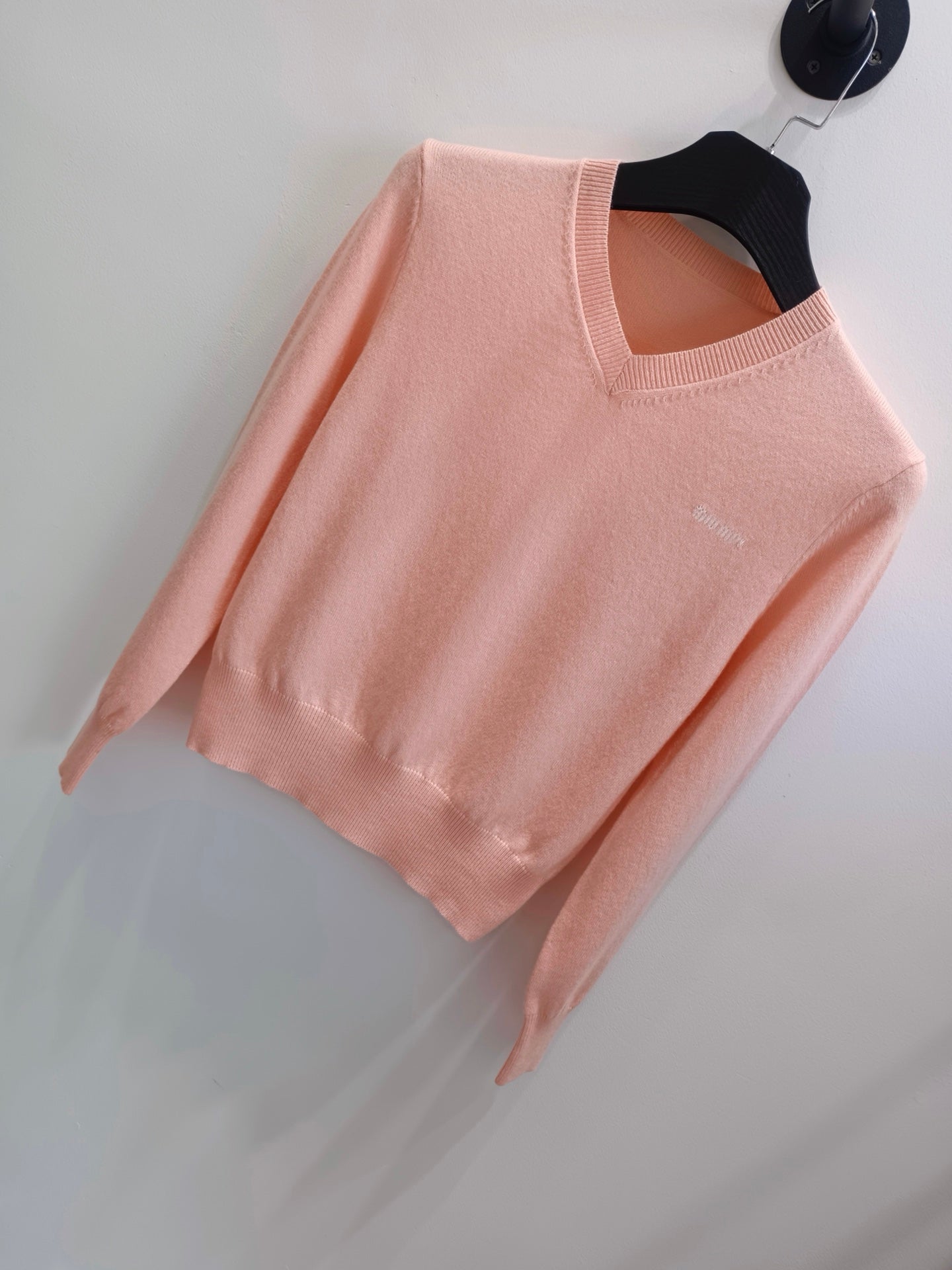 MIUMIU 26S V-NECK KNIT SWEATER 1570