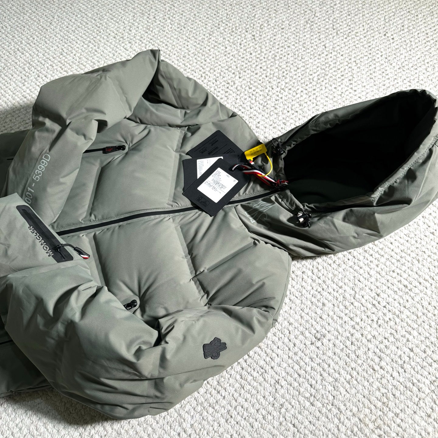 MONCLER 25S DOWN JACKET 425