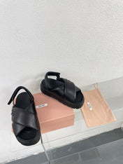 Thick-Soled Sandals Black Leather