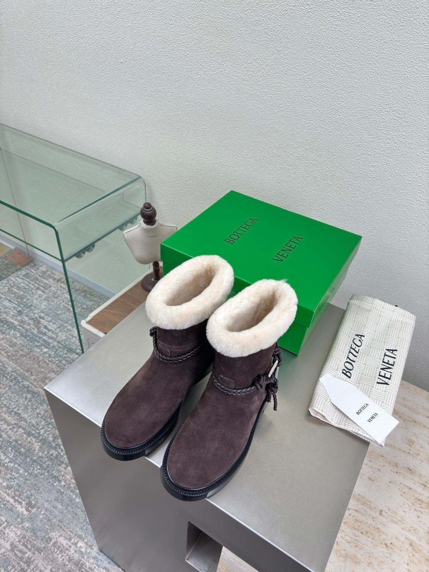BOTTEGA VENETA 26S FUR-LINED BOOTS IN DARK BROWN SUEDE AND WHITE WOOL
