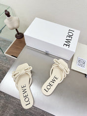 LOEWE 26S FLAMENCO KNOT SANDAL IN IVORY WHITE CALFSKIN
