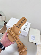 LOEWE 26S FLAMENCO KNOT SANDAL IN CAMEL BROWN CALFSKIN