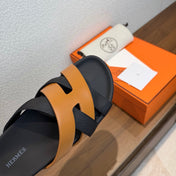 HM 26S KAZIMIR SANDAL IN CARAMEL BROWN CALFSKIN AND BLACK FABRIC