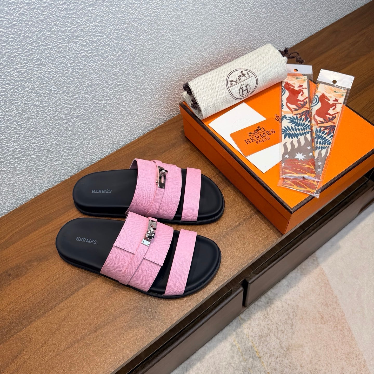 HM 26S KELLY BUCKLE DOUBLE STRAP SANDALS IN PINK CALFSKIN