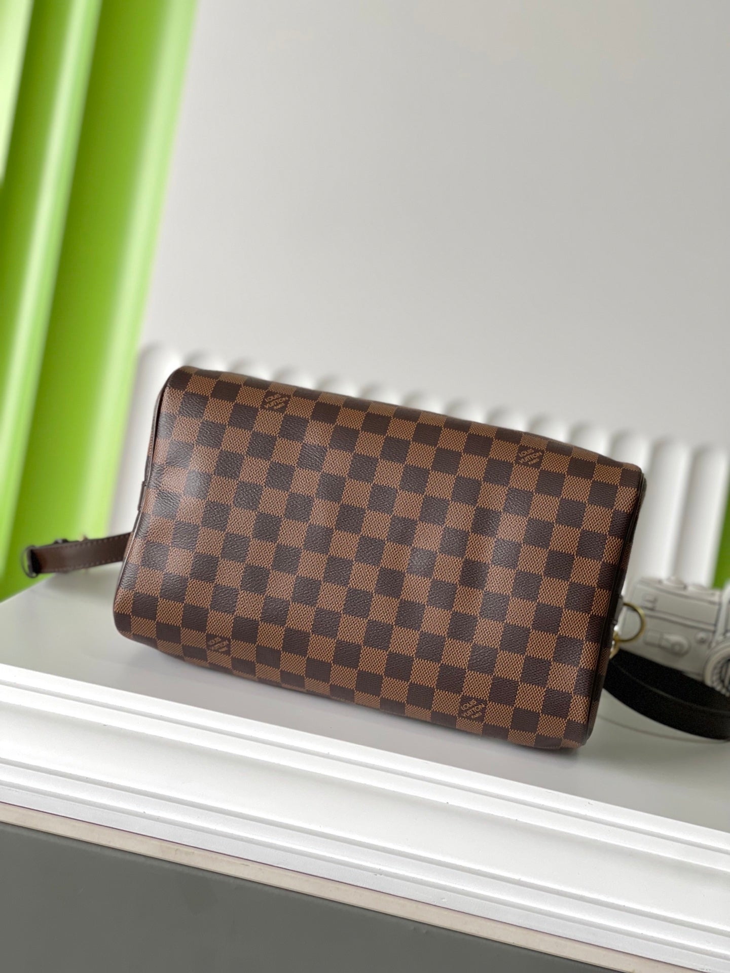 SPEEDY BANDOLIÈRE 30 IN DARK BROWN DAMIER EBENE CANVAS GOLD LOCK