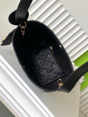 ALL IN BB 18 IN BLACK EMBOSSED COWHIDE GOLD LOCK