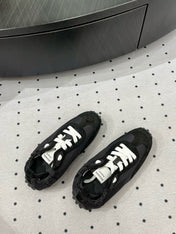 TRAIL SNEAKER IN BLACK SUEDE
