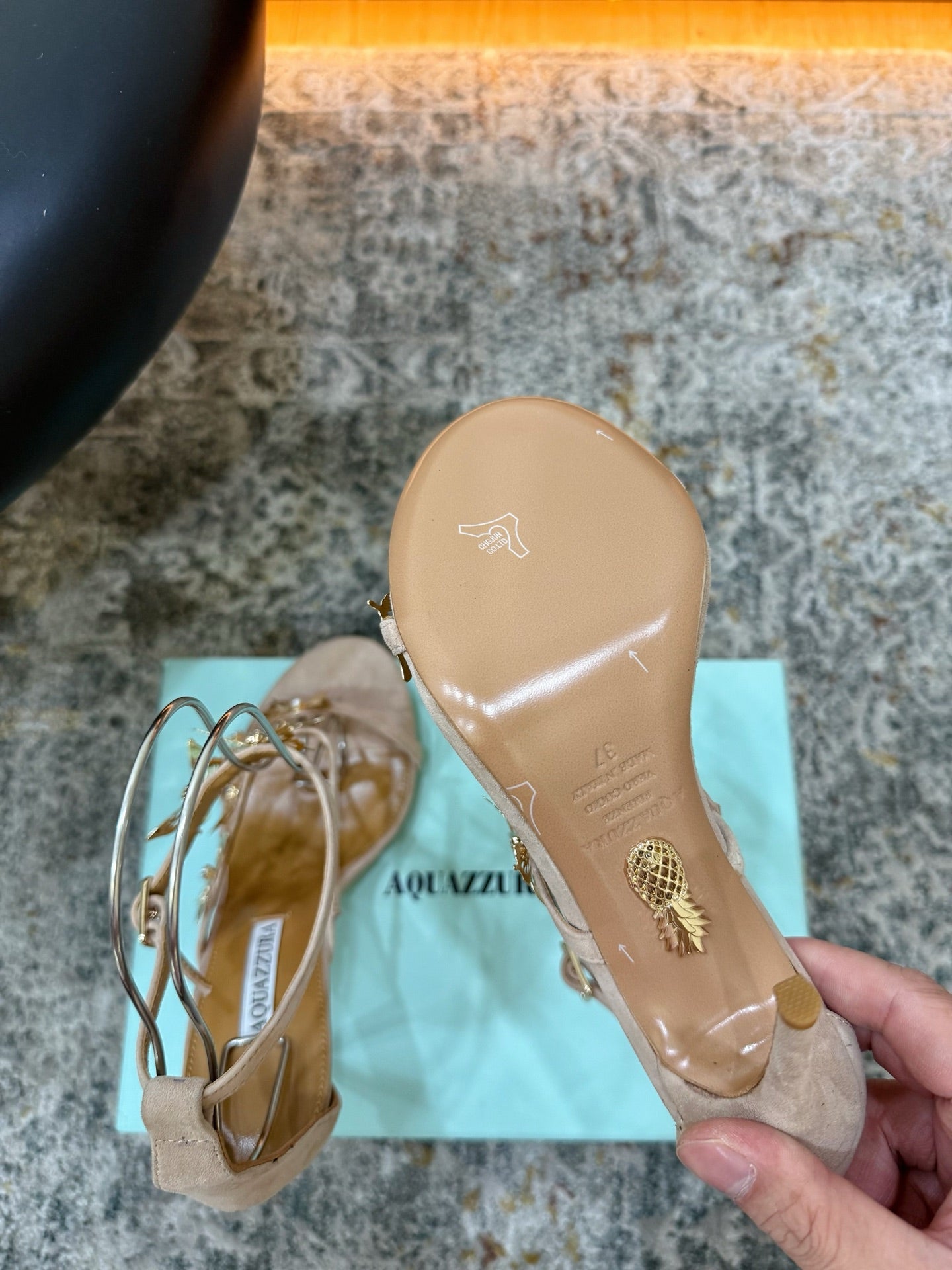 AQUAZZURA 26S BUTTERFLY SANDALS 95 MM IN BEIGE SUEDE 