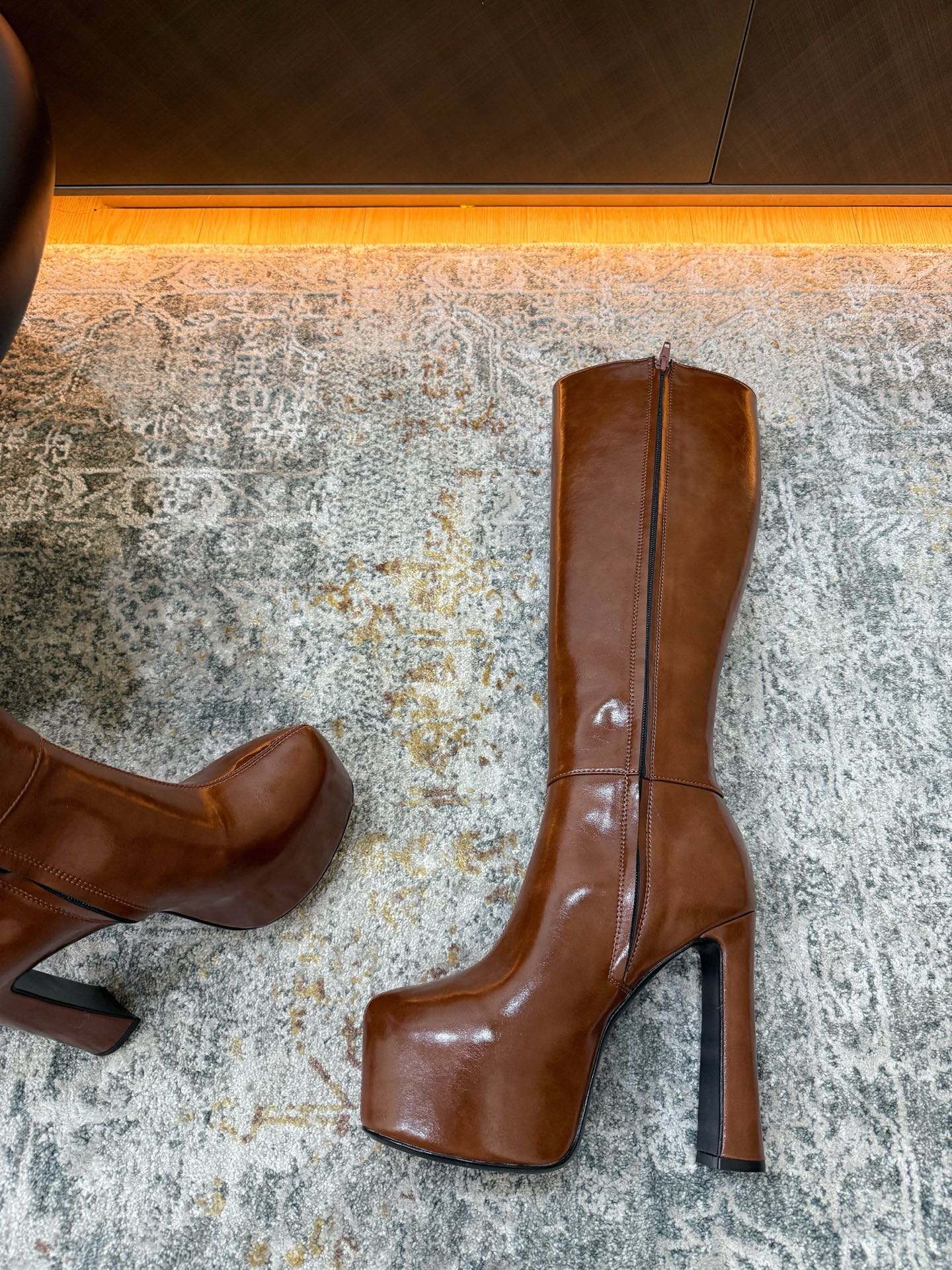 YSL 26S KNEE HIGH BOOTS 130 MM IN BROWN CALFSKIN