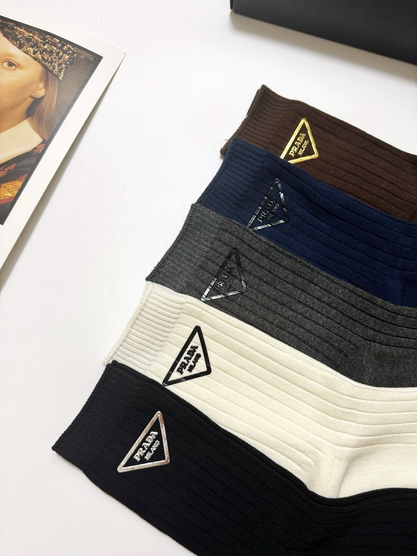 PRADA 26S CREW SOCKS 561361 (1 BOX)