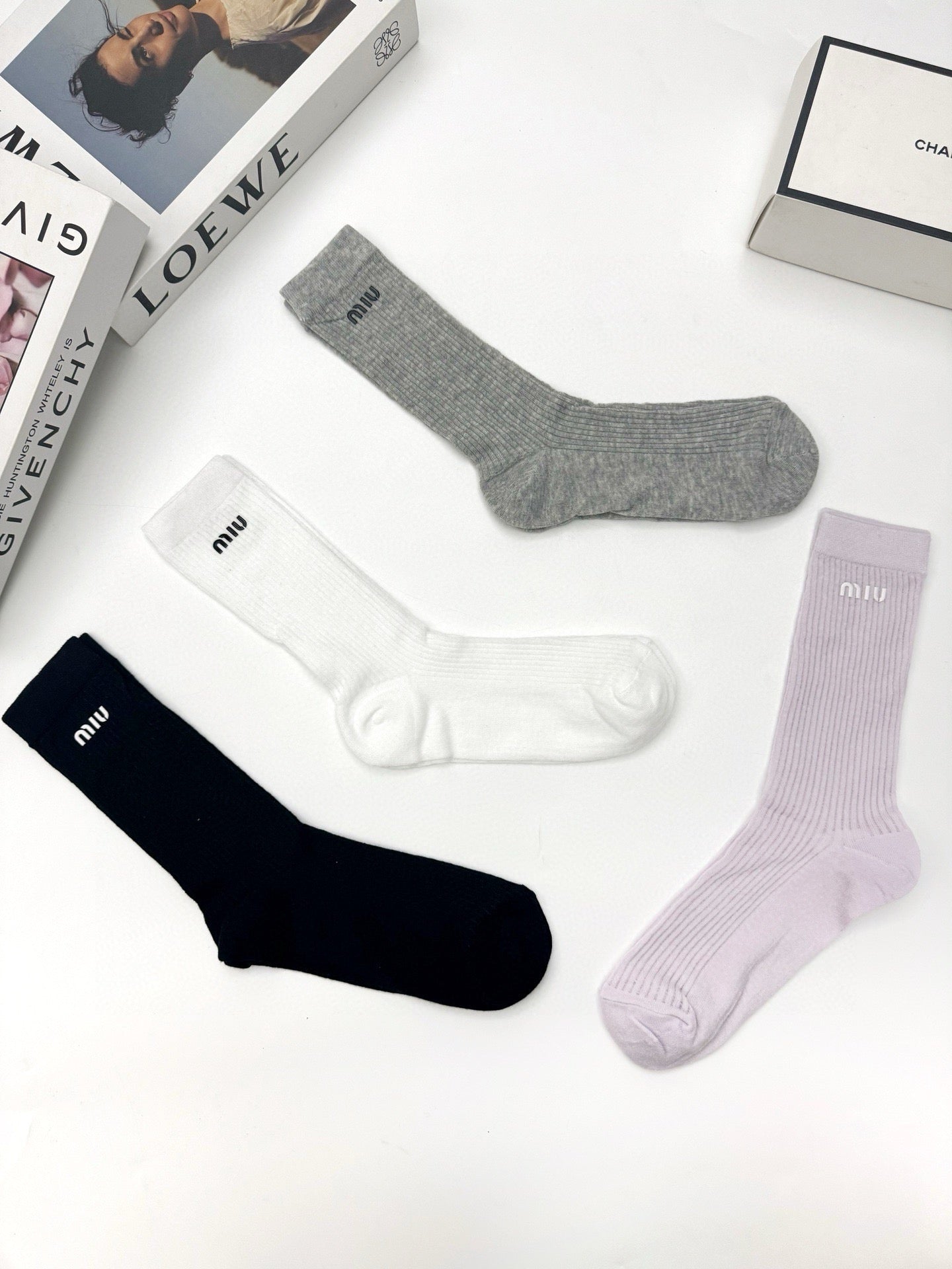 MIUMIU 26S CREW SOCKS 417706 (1 BOX)