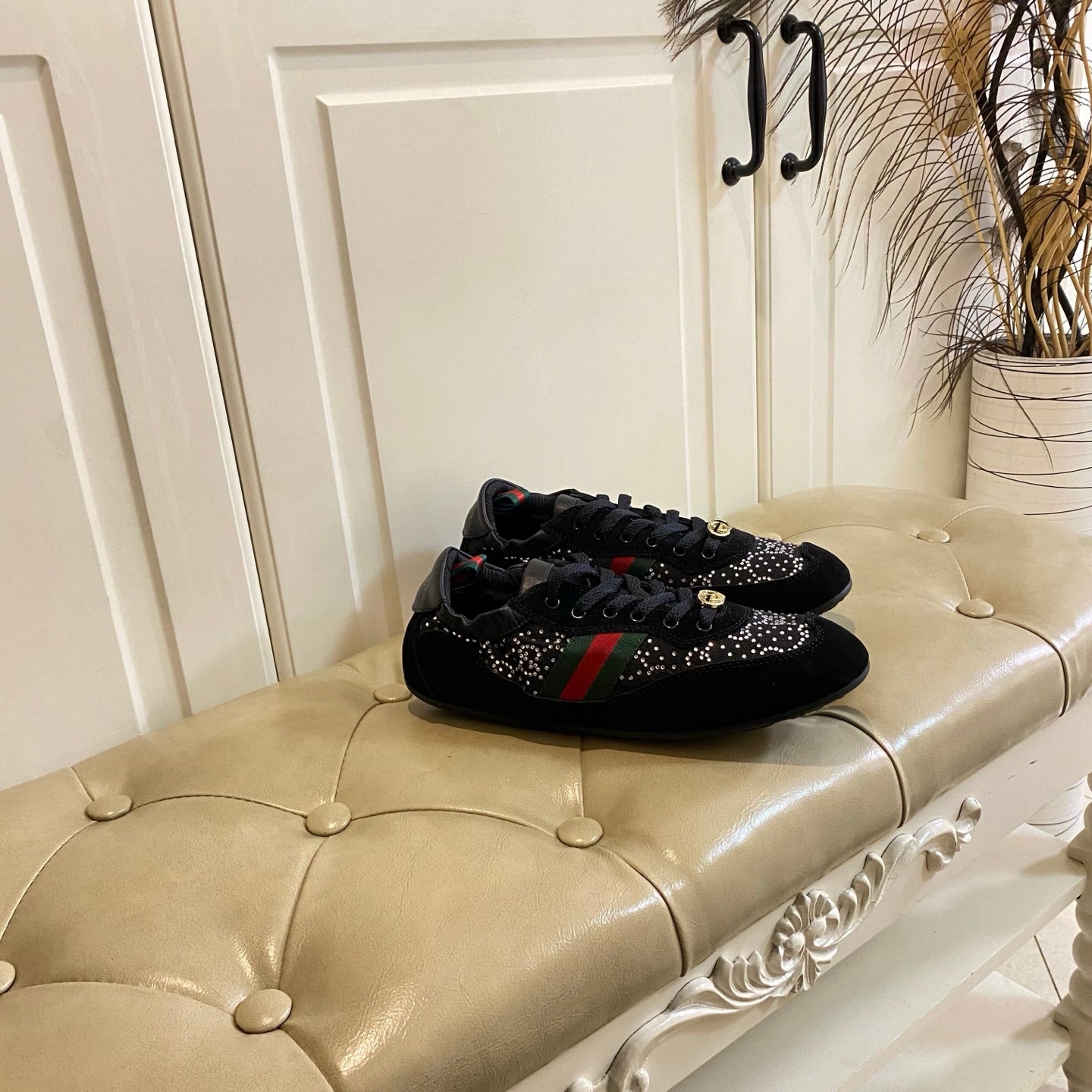 GUCCI 26S SNEAKER IN BLACK SUEDE CRYSTAL EMBELLISHED