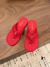 CHANEL 26S THONG SANDALS IN RED CALFSKIN WITH CC LOGO
