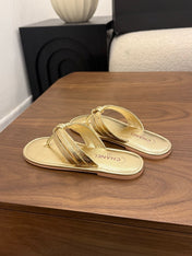 CHANEL 26S THONG SANDALS IN GOLD CALFSKIN WITH CC LOGO