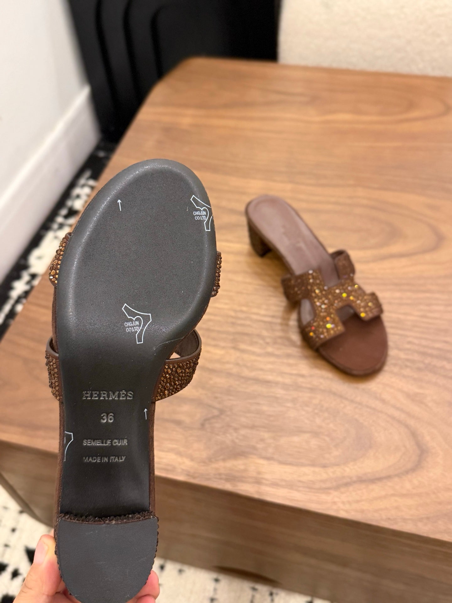 HM 26S OASIS SANDAL IN DARK BROWN SUEDE WITH CRYSTALS