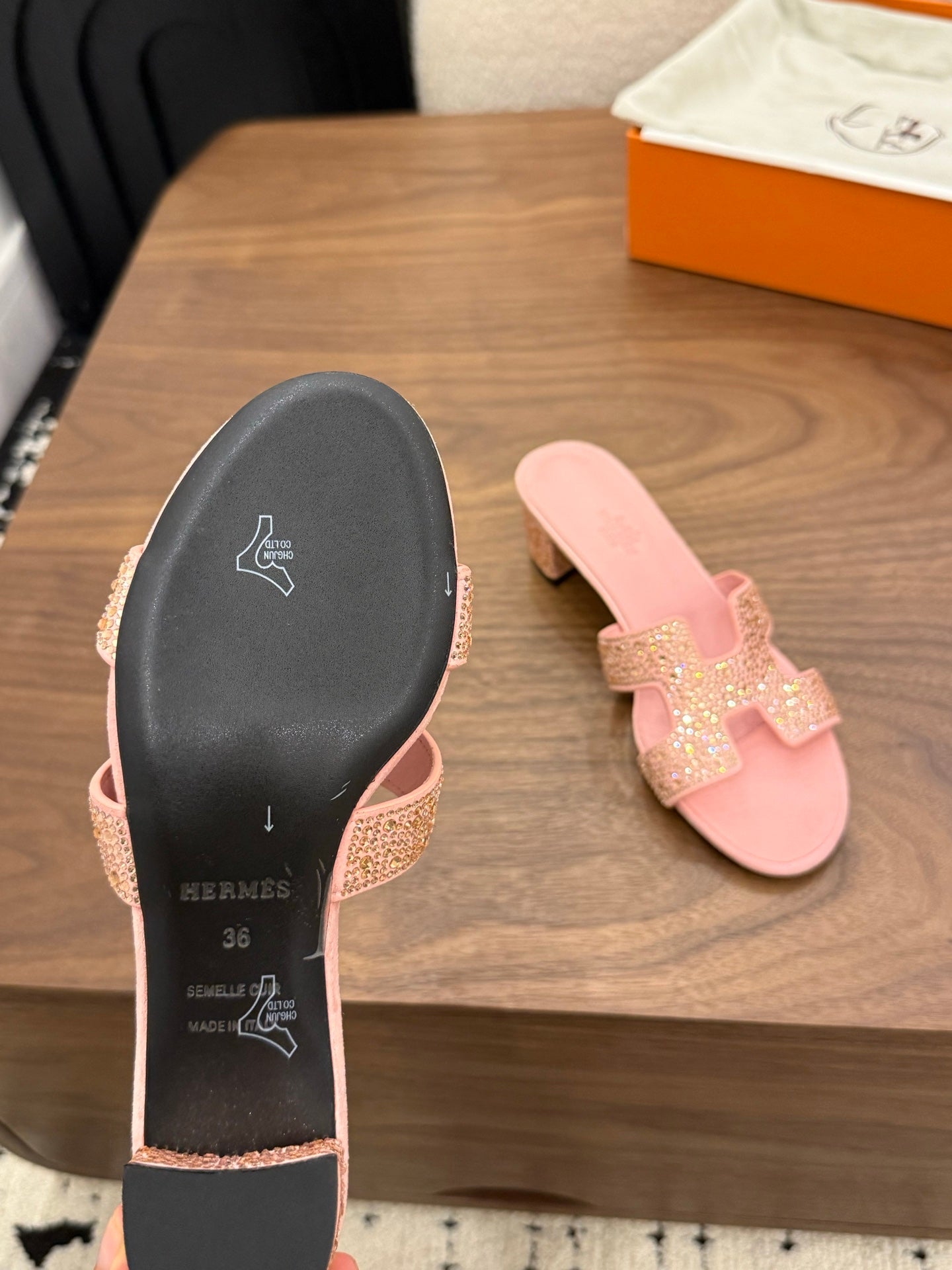 HM 26S OASIS SANDAL IN LIGHT PINK SUEDE WITH CRYSTALS