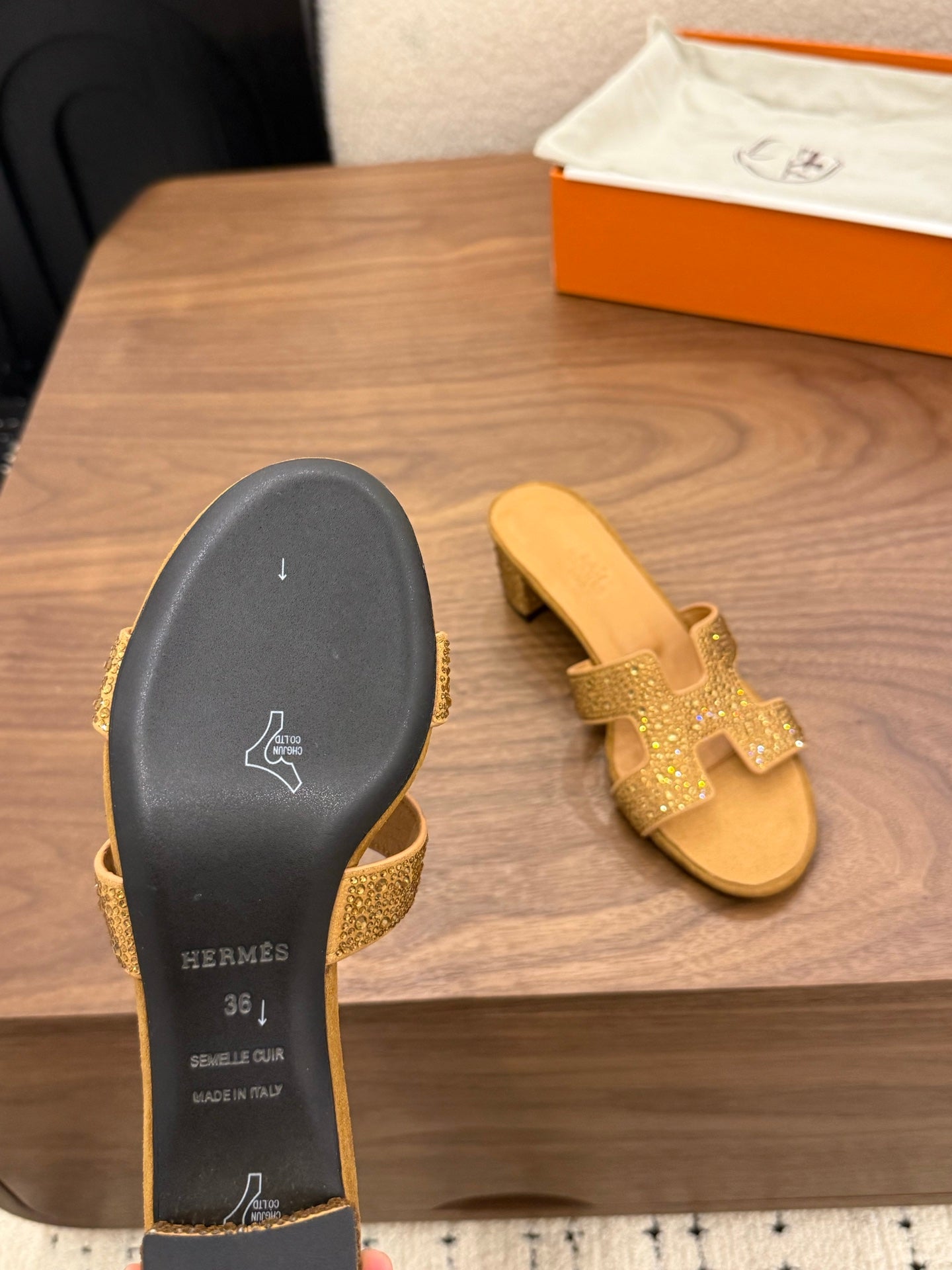 HM 26S OASIS SANDAL IN GOLDEN BROWN SUEDE WITH CRYSTALS