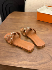 HM 26S ORAN STUDDED SANDALS IN BROWN CALFSKIN