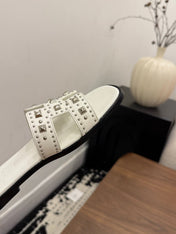 HM 26S ORAN STUDDED SANDALS IN WHITE CALFSKIN