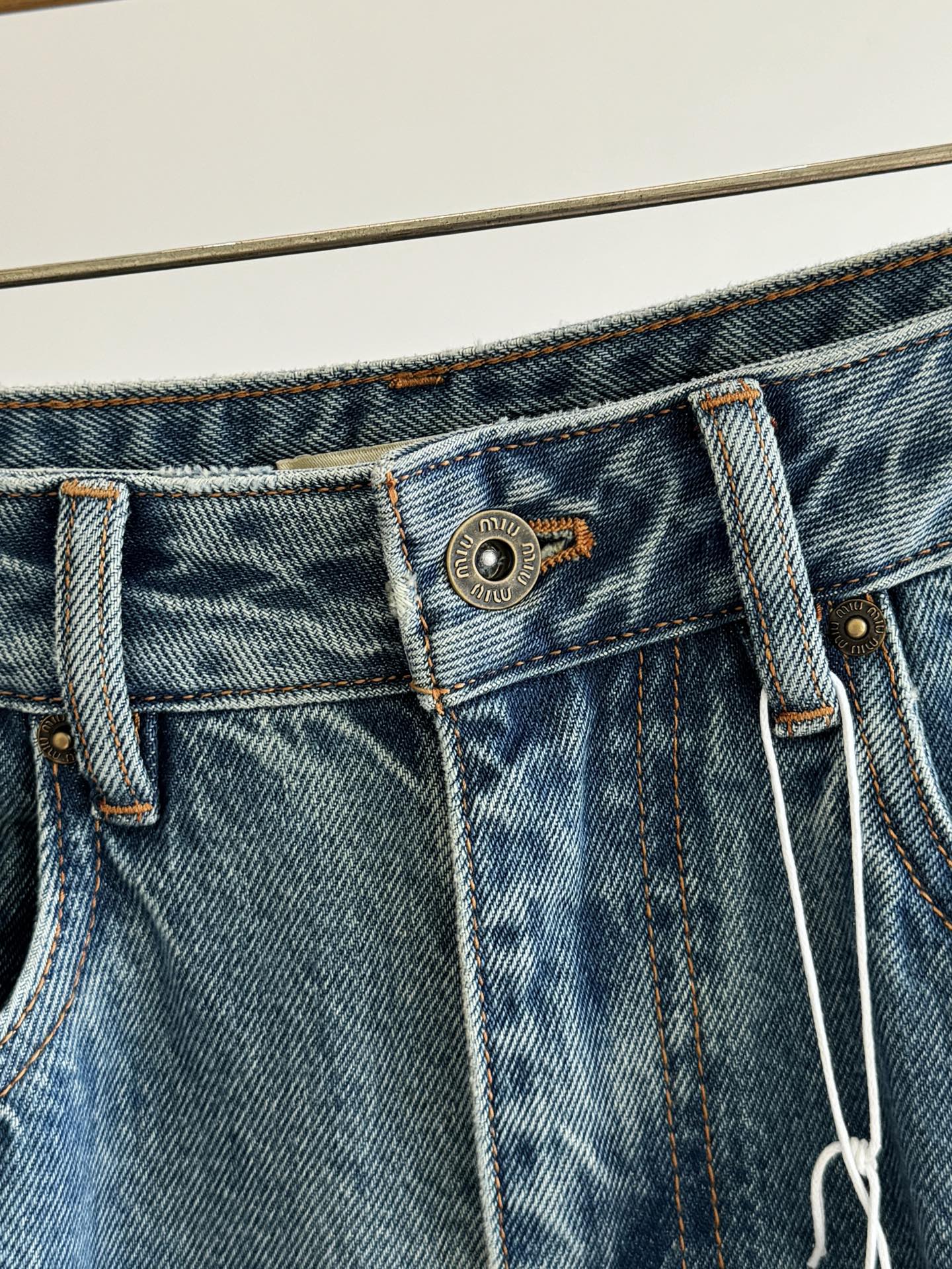 MIUMIU JEANS STYLE 374