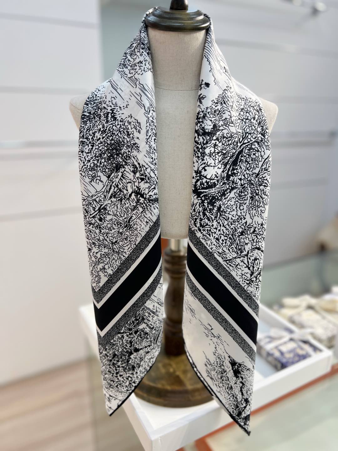DIOR 26S SCARF 90CM IN SILK 198369