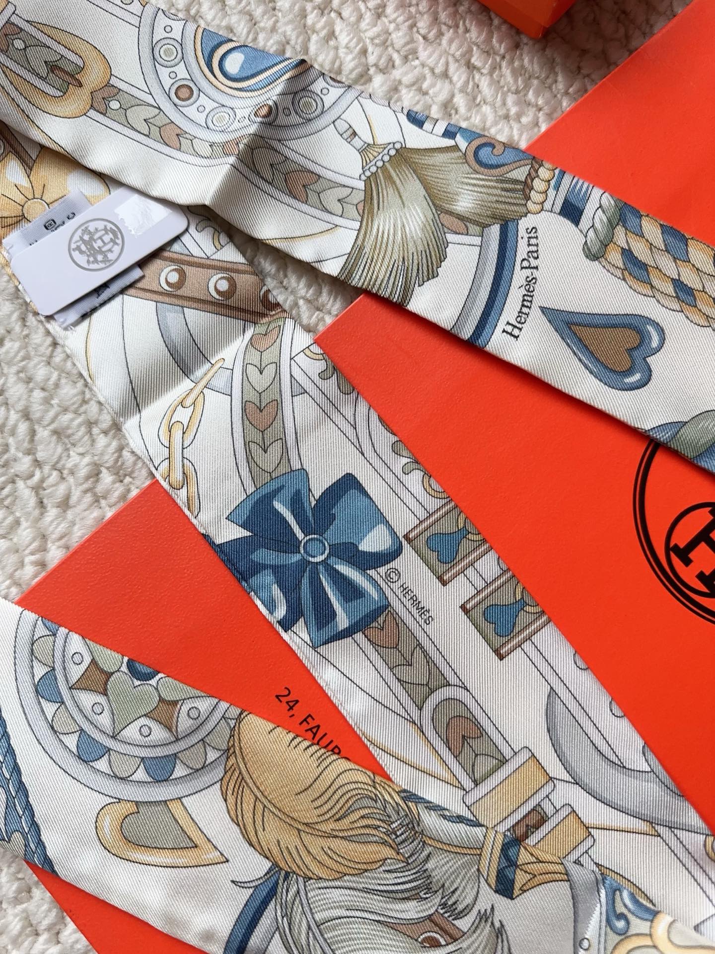 HERMES 26S SCARF 86 IN SILK 309639